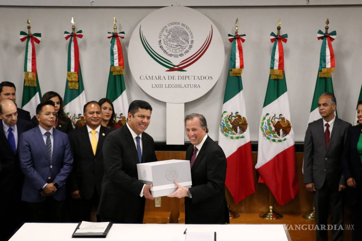 Hacienda prevé crecimiento del PIB de entre 2 y 3% para 2017