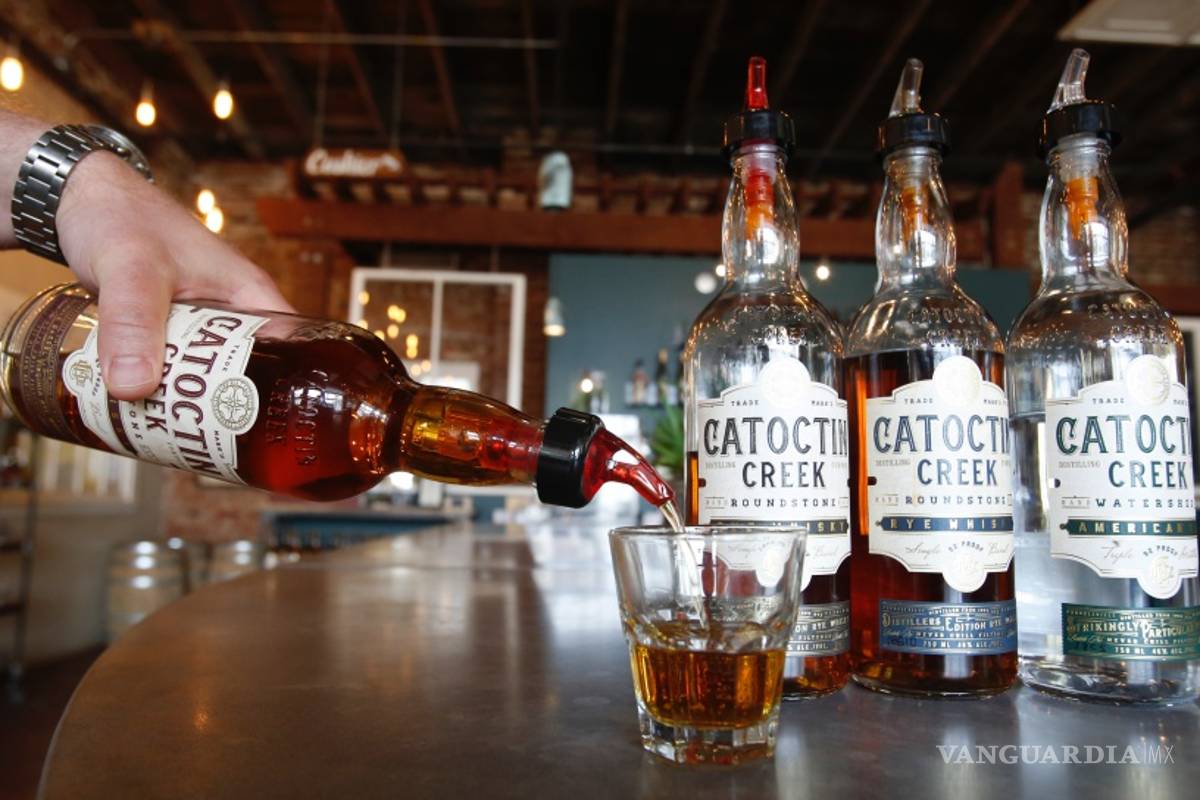 Aranceles inquietan a productores de whiskey en EU