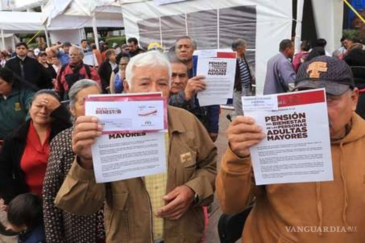 Diputados aprueban elevar a rango constitucional los programas sociales de AMLO; PAN se opone