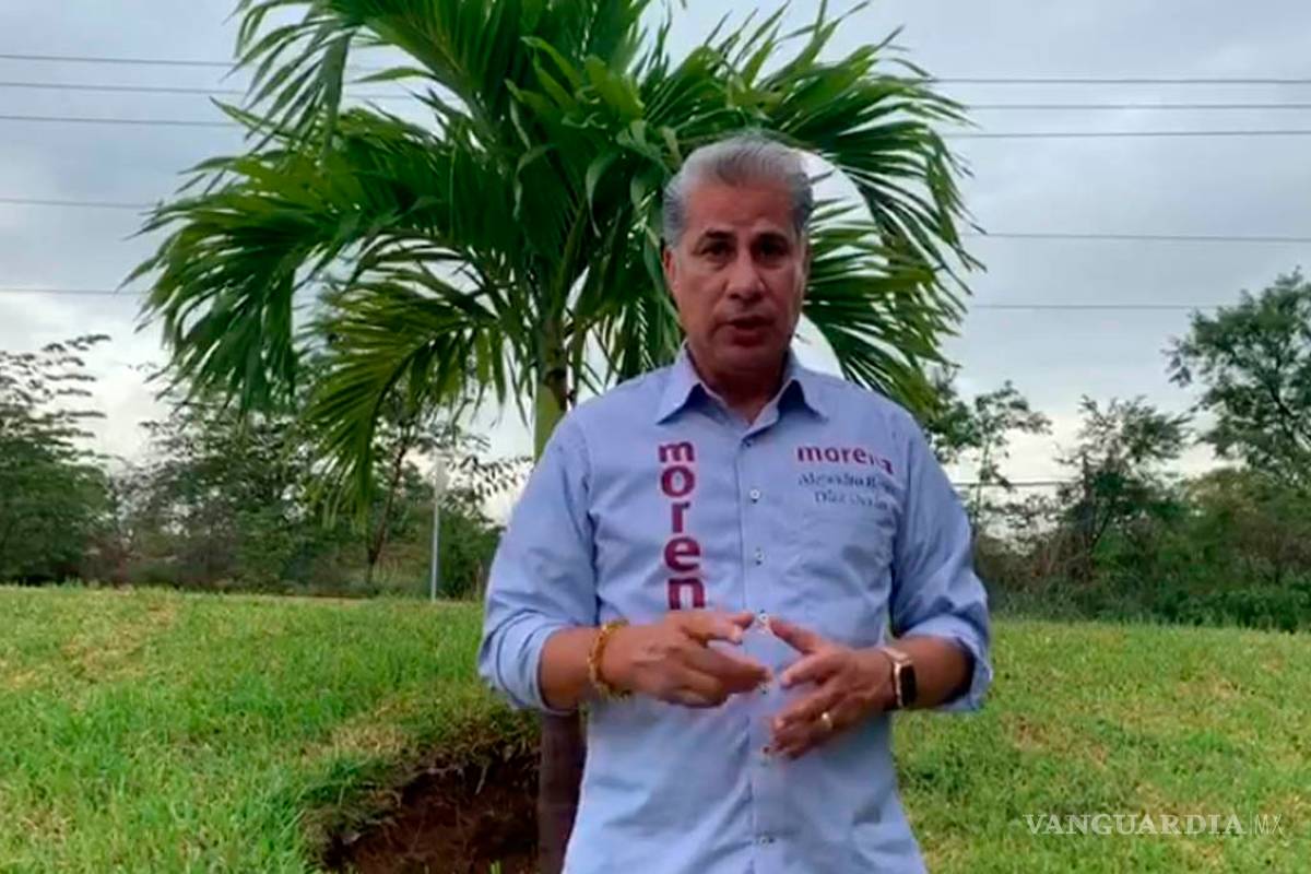 Alejandro Rojas responde a críticas de Yeidckol Polenvsky: Viajo por invitación de amigos