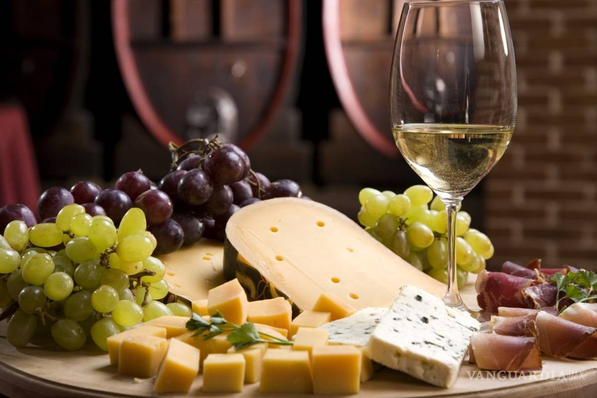 Vino, queso y café contribuyen a bajar de peso: científico