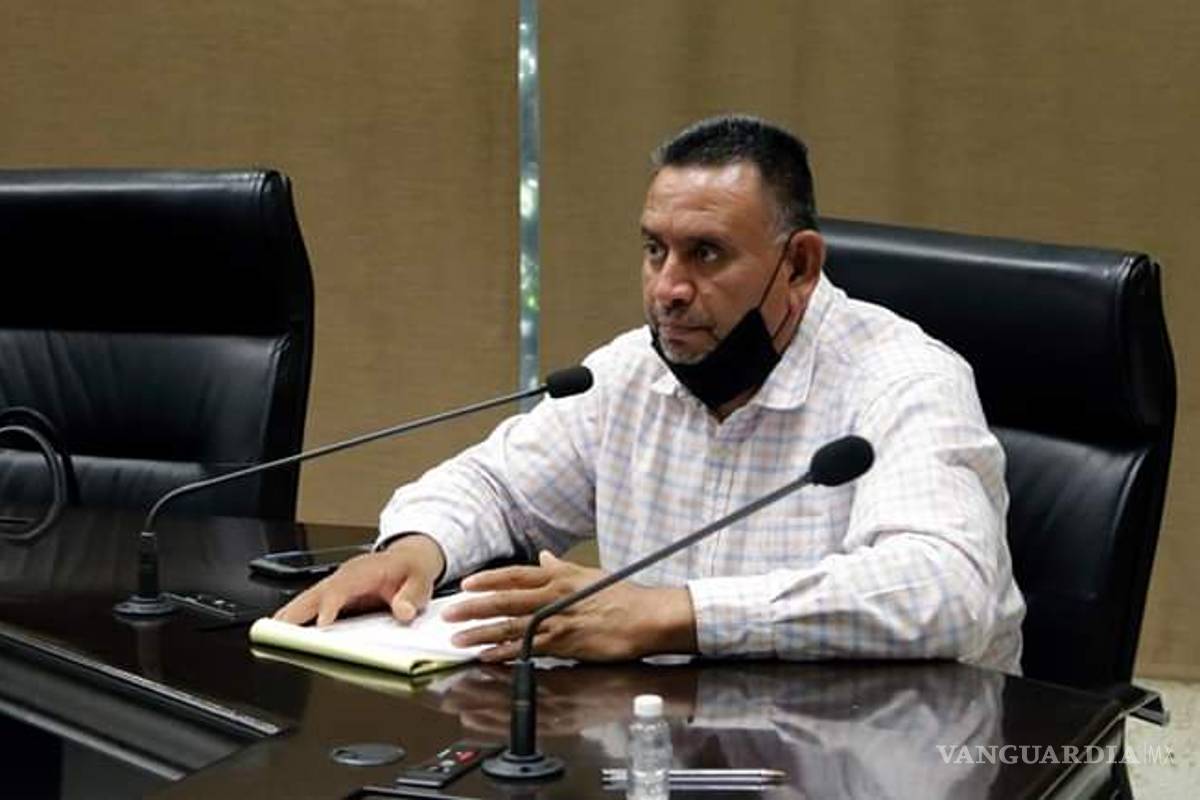 Diputado asegura que COVID-19 no es grave y que se puede curar tomando té de canela