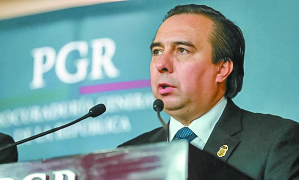 Tomás Zerón interpone amparo contra orden de arresto