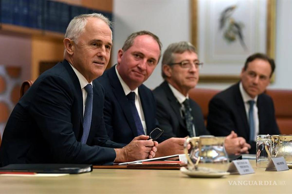 Publican online por error teléfonos de cientos de políticos Australia