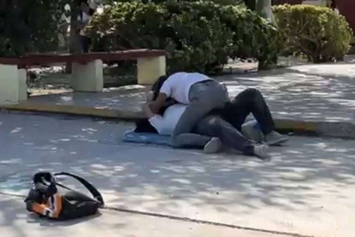 Protagonizan alumnas del CBTis 239 violenta riña dentro del plantel, en Nava