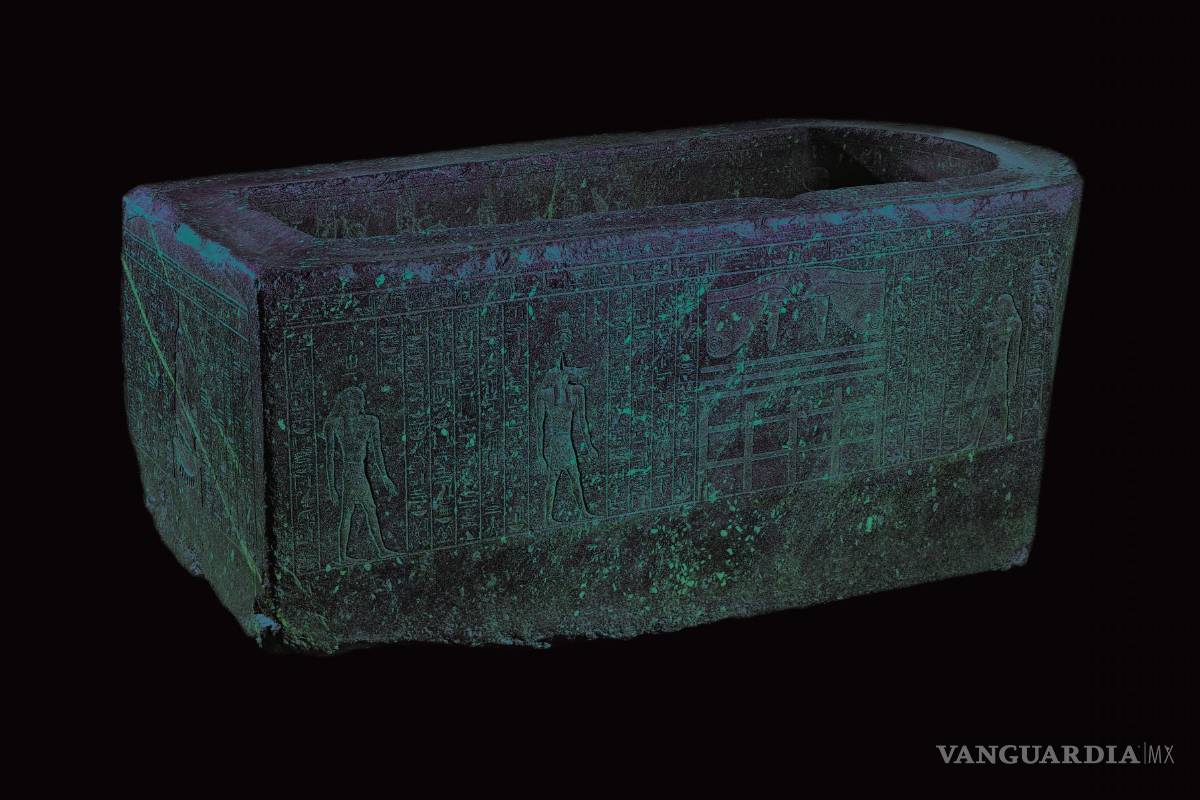 $!`La cuenca encantada’, sarcófago de granito negro Hapmen (Egipto, 600 a.C.).
