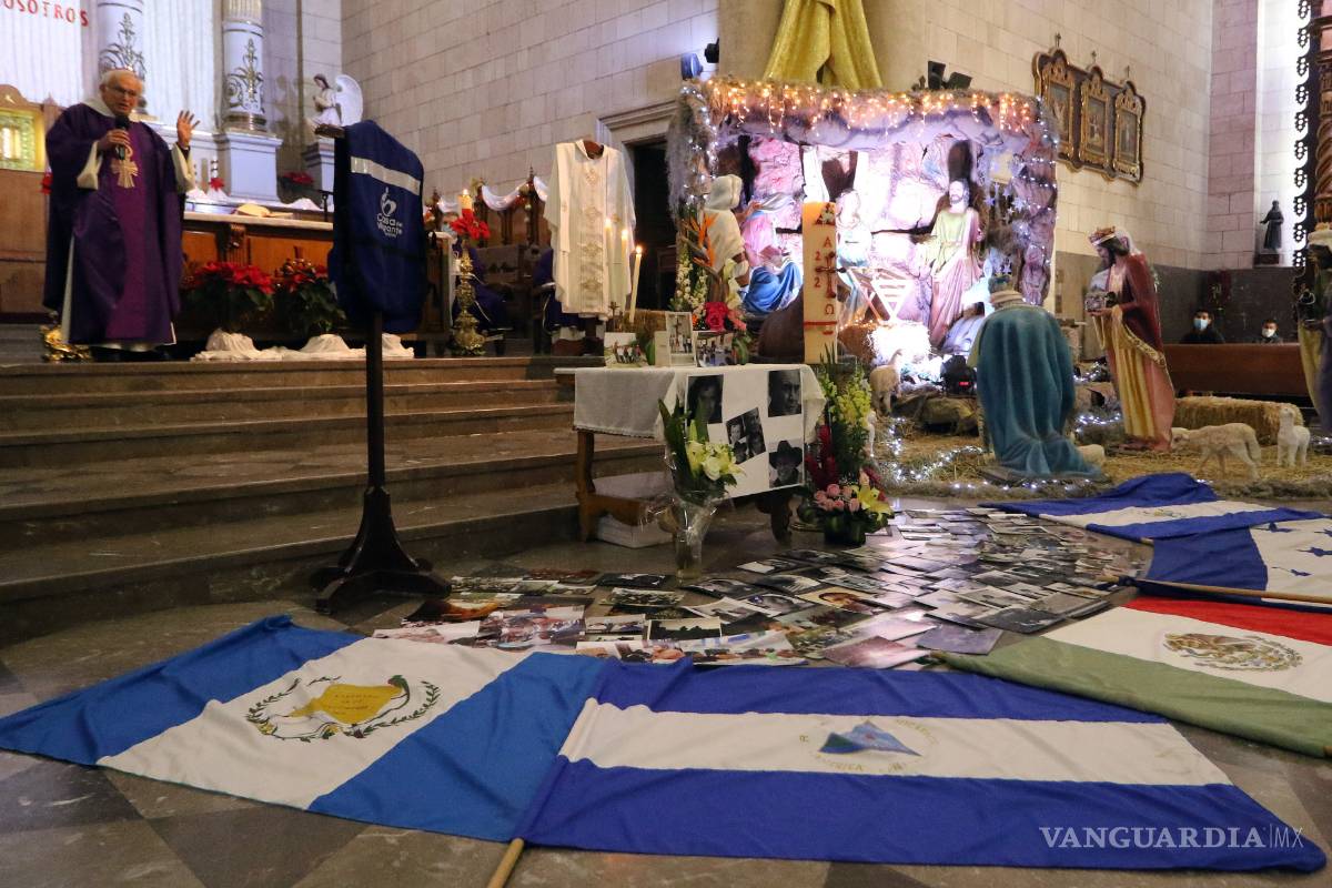 Ofician misa en memoria de sacerdote defensor de migrantes en Saltillo