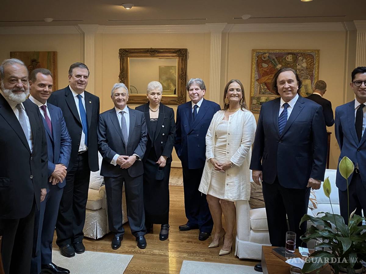 $!Empresaria que acompañó a AMLO a EU critica a Sarmiento, ¿qué otra credencial tiene?