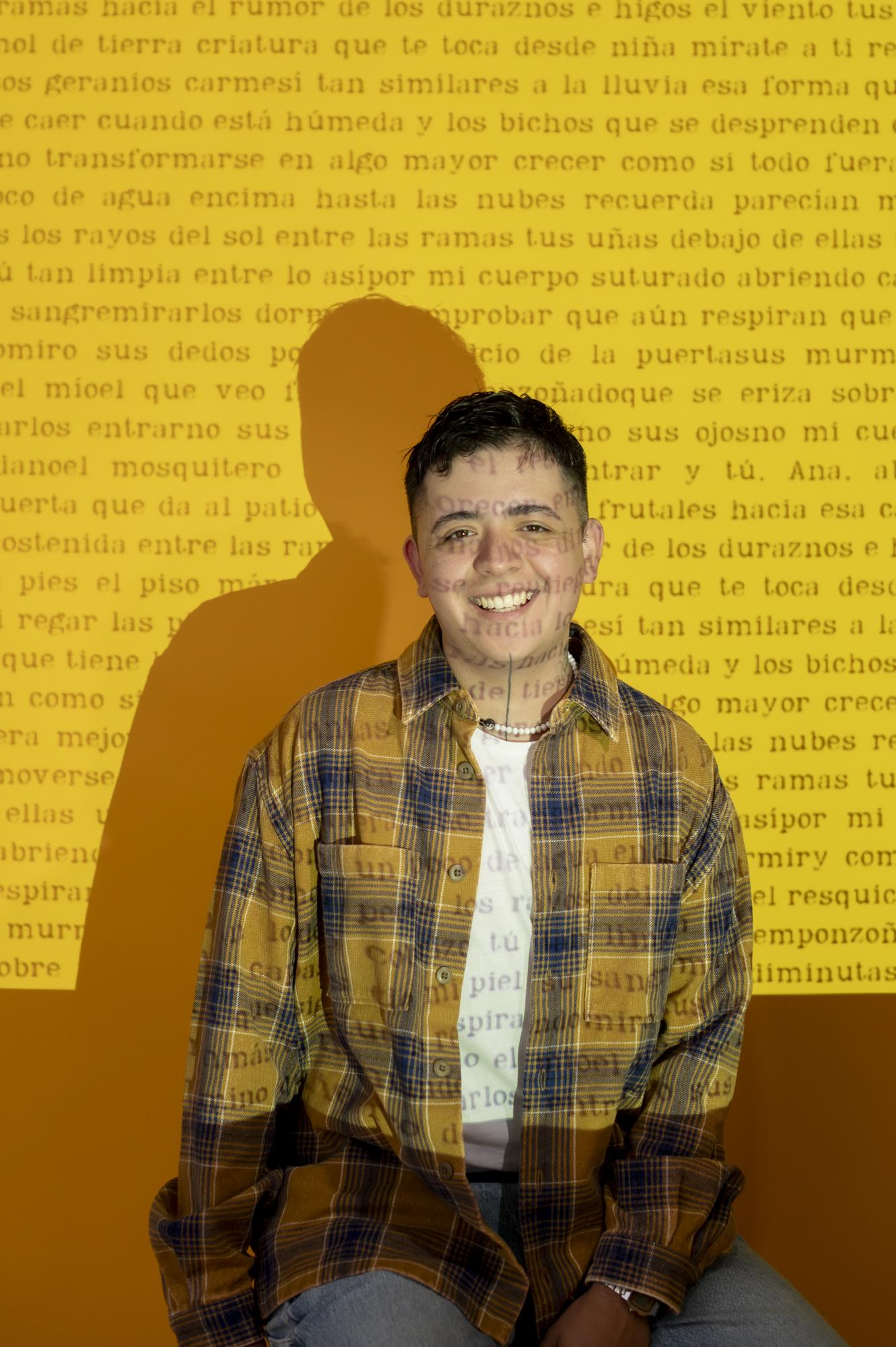 $!Hace unos meses, Lázaro Izael ganó el Premio Hispanoamericano de Poesía para la Infancia 2023.
