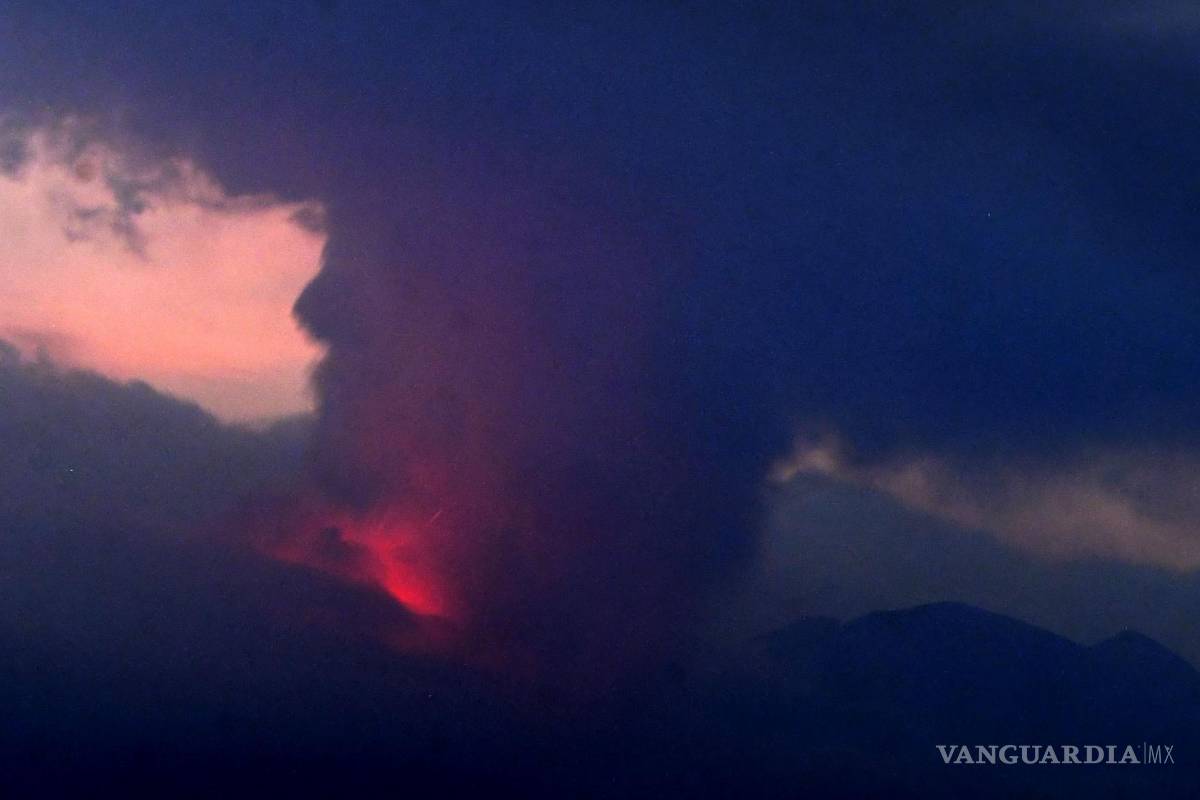 Entra en erupción volcán Sakurajima de Japón; declaran alerta máxima
