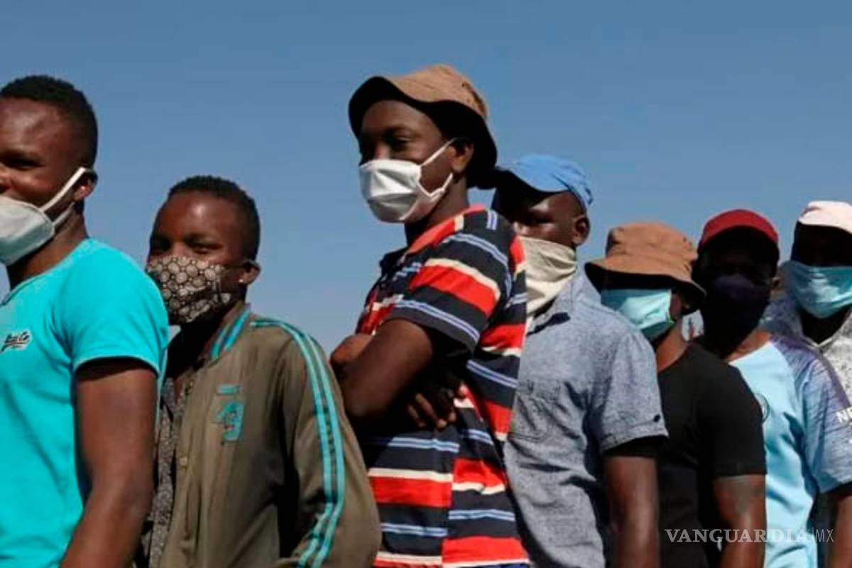 Nueva cepa de COVID descubierta en Sudáfrica alarma al mundo