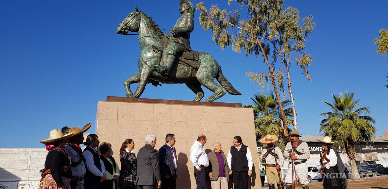 $!Develan en Torreón monumento en honor del General Francisco Villa