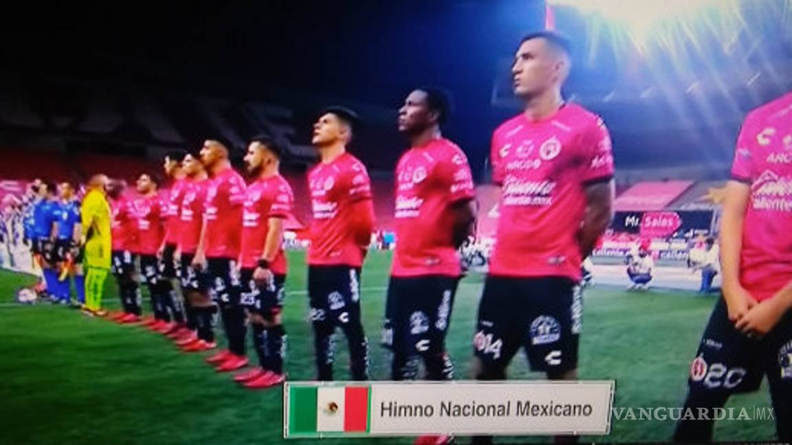 $!¿Por qué Jonathan Orozco posó de espaldas durante el himno en la final de la Copa MX?
