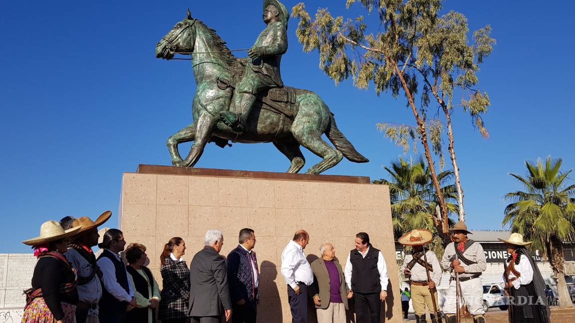 $!Develan en Torreón monumento en honor del General Francisco Villa