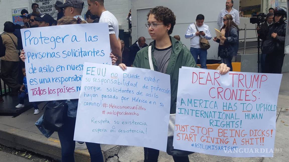 $!Protestan contra Trump, en reunión AMLO-Pompeo