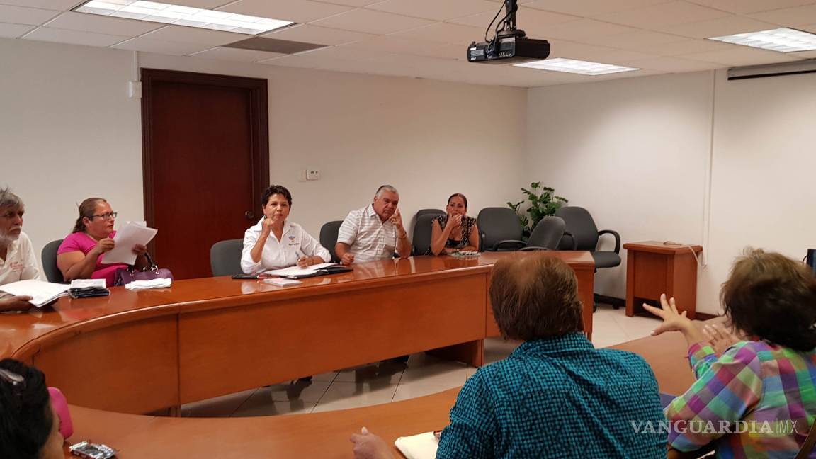 $!Colonos toman oficinas del Simas Torreón; exigen borrón y cuenta nueva