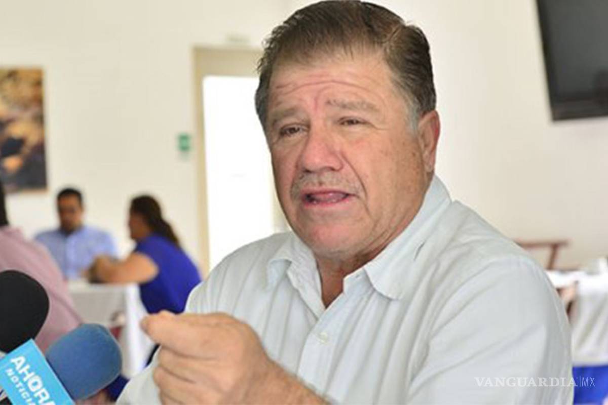 Edil de Macuspana Michoacán, bautiza calles con nombres de su esposa e hijo