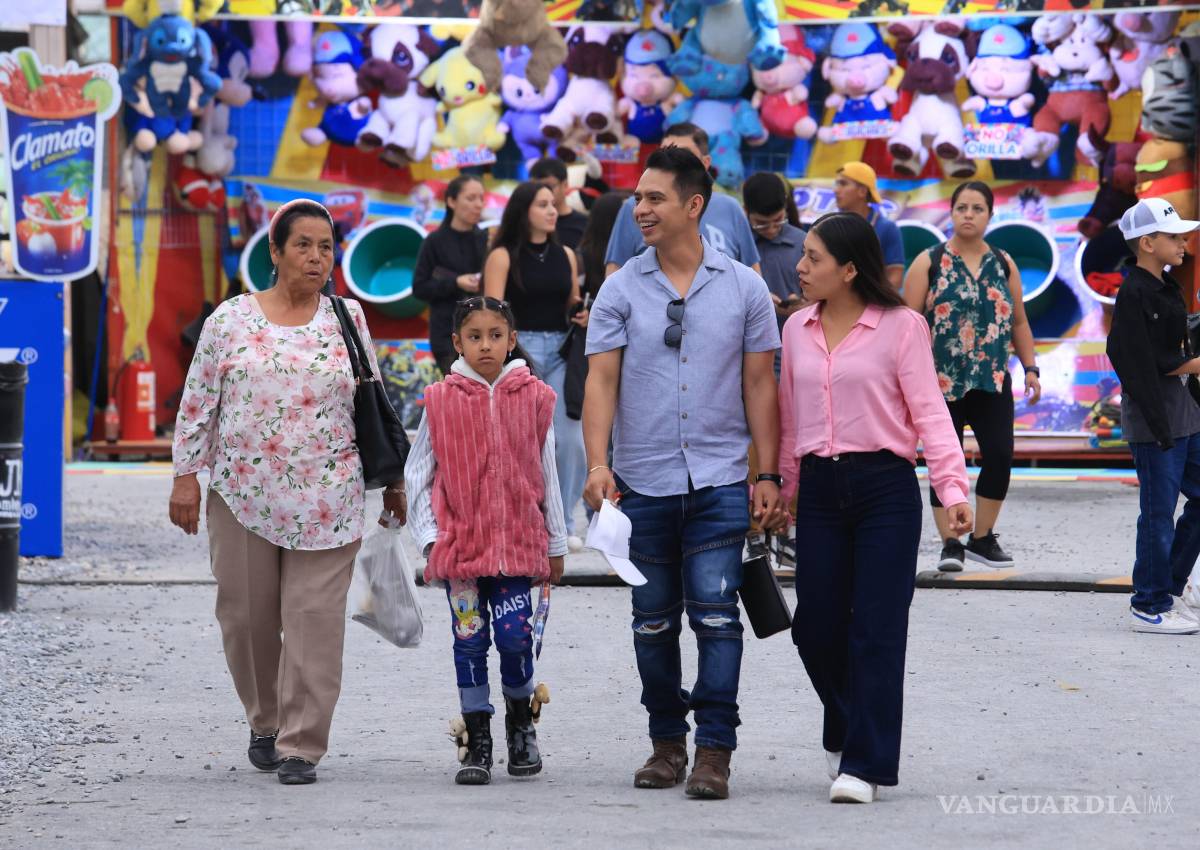 $!El ambiente festivo se hizo presente desde el primer día con una gran afluencia de visitantes.