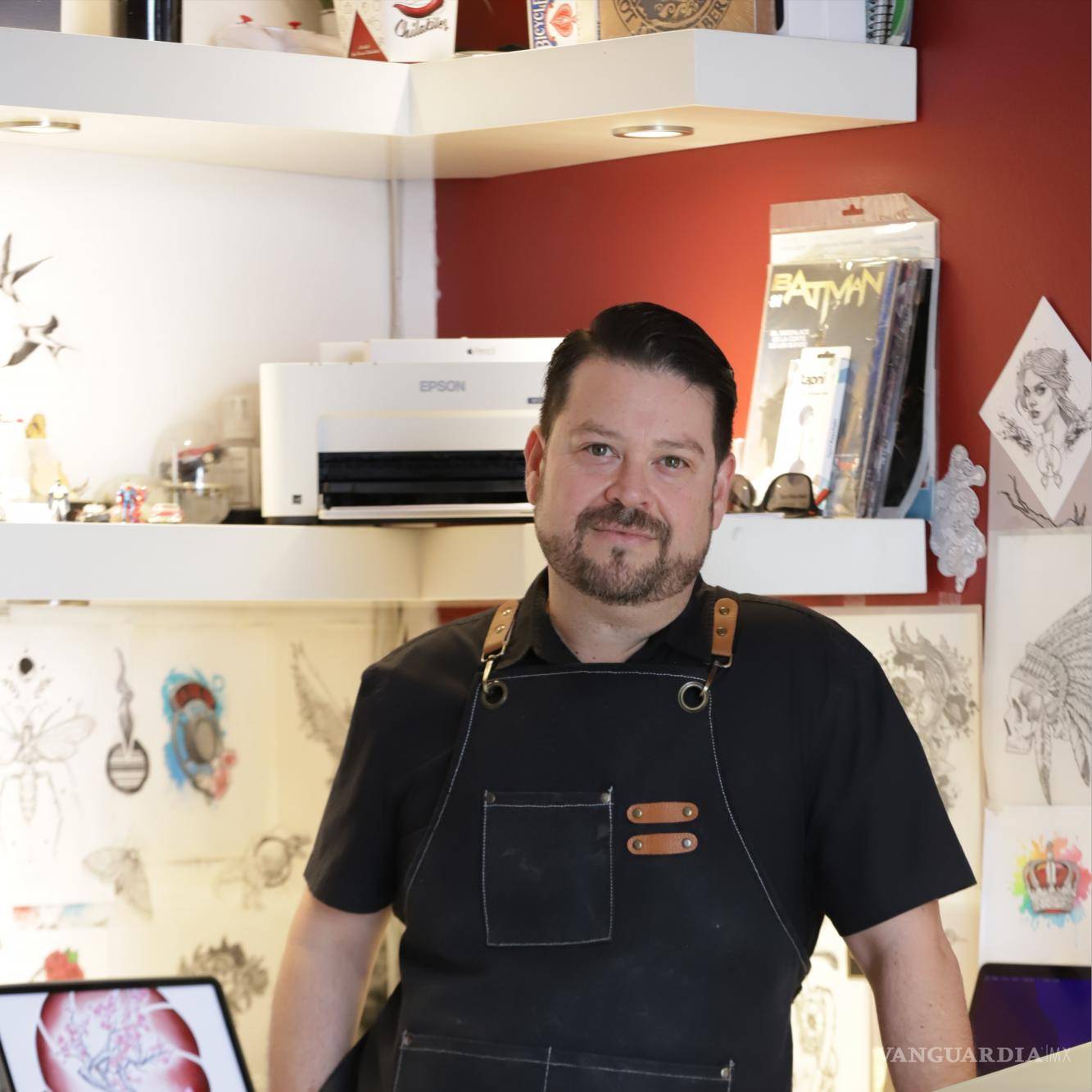 $!Alfonso Rosas disfruta de crear una conexión con las personas para interpretar sus ideas en arte