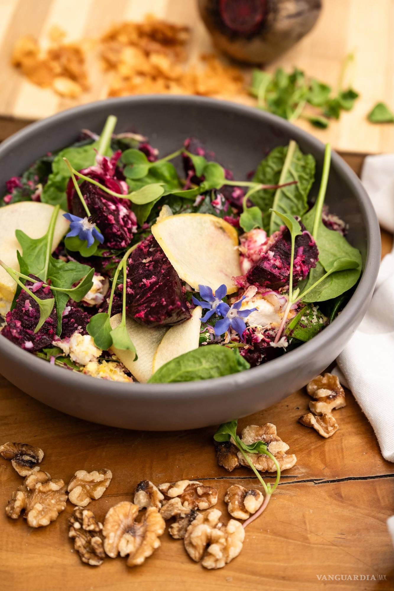 $!La ensalada de betabeles: fresca, vibrante y fiel a su cocina de origen.