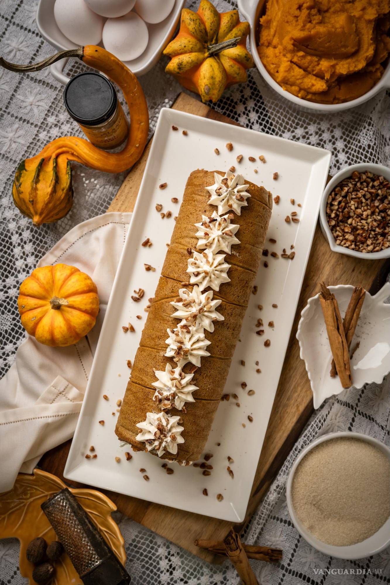 $!La masa delgada y hecha a mano deja ver el espiral perfecto del relleno.