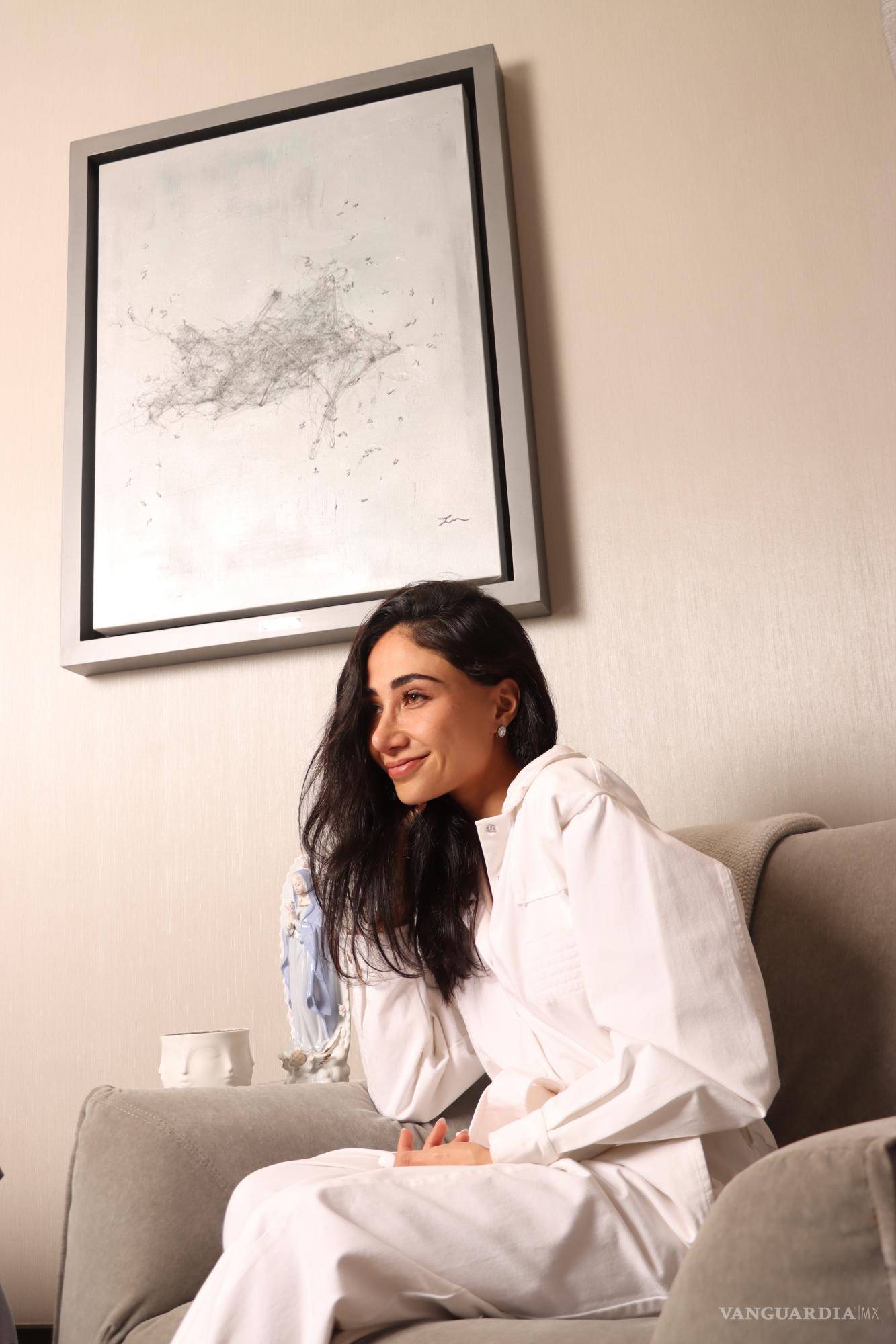 $!Mientras hacía su primera obra, quiso incluir un elemento que le recordara a su bisabuela: el hilo.