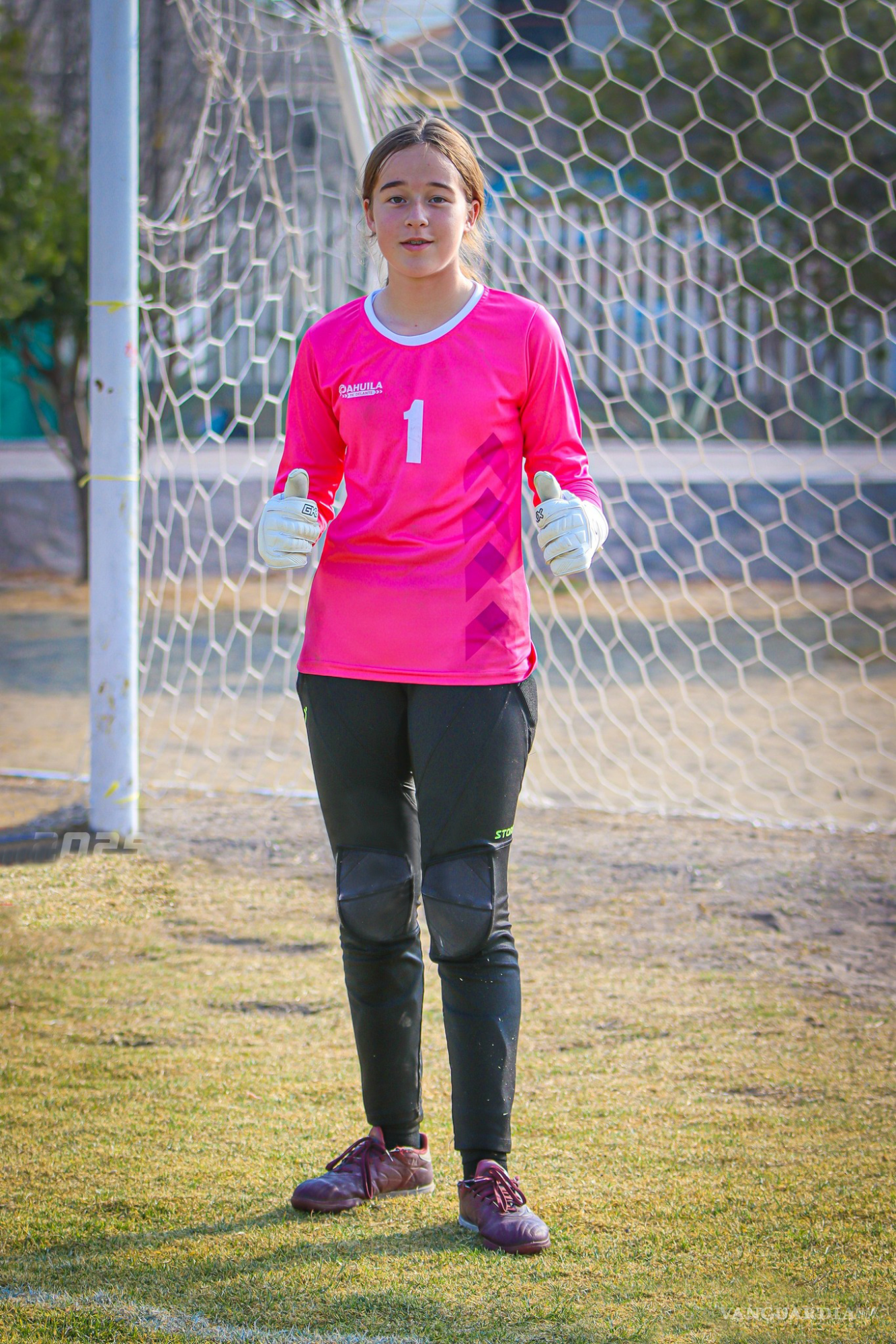 $!En un torneo nacional, María Bárbara siempre mantiene la concentración antes de una tanda de penales decisiva.