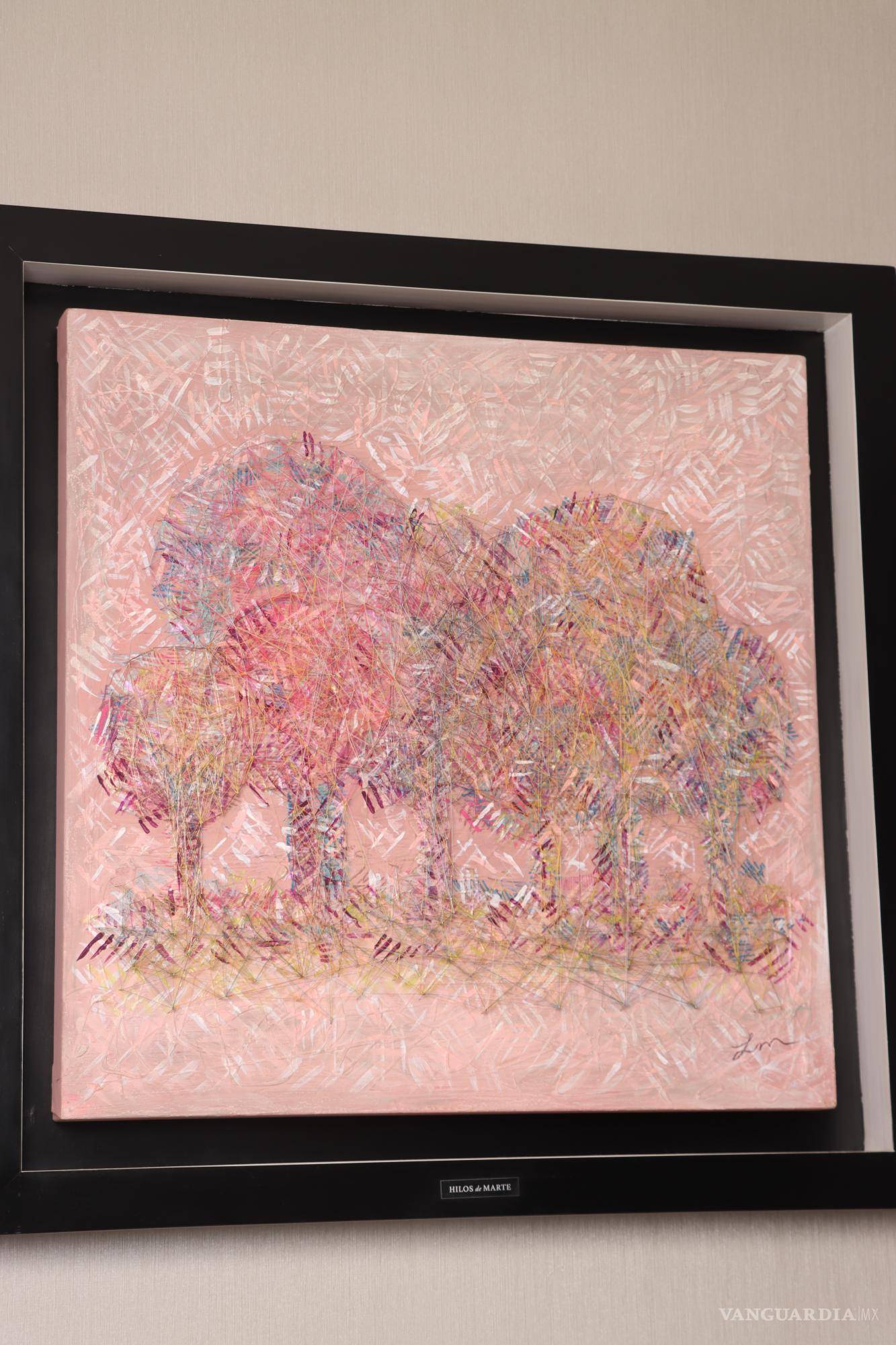 $!El hilo es el sello que distingue sus obras de arte.