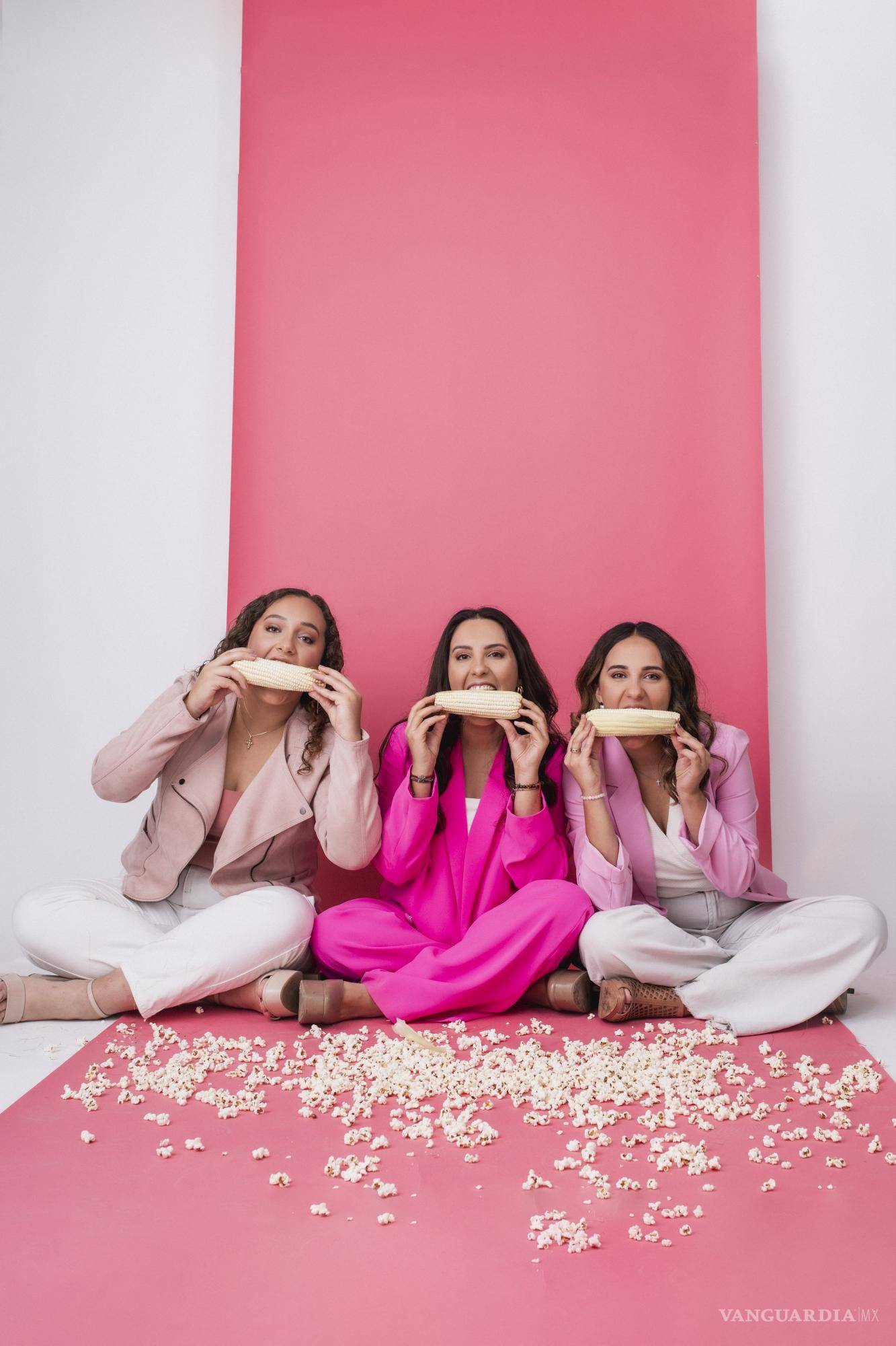 $!Eloísa, Olga Sofía y Daniela Durón preparan desde paletas artesanales hasta strudel de manzana.