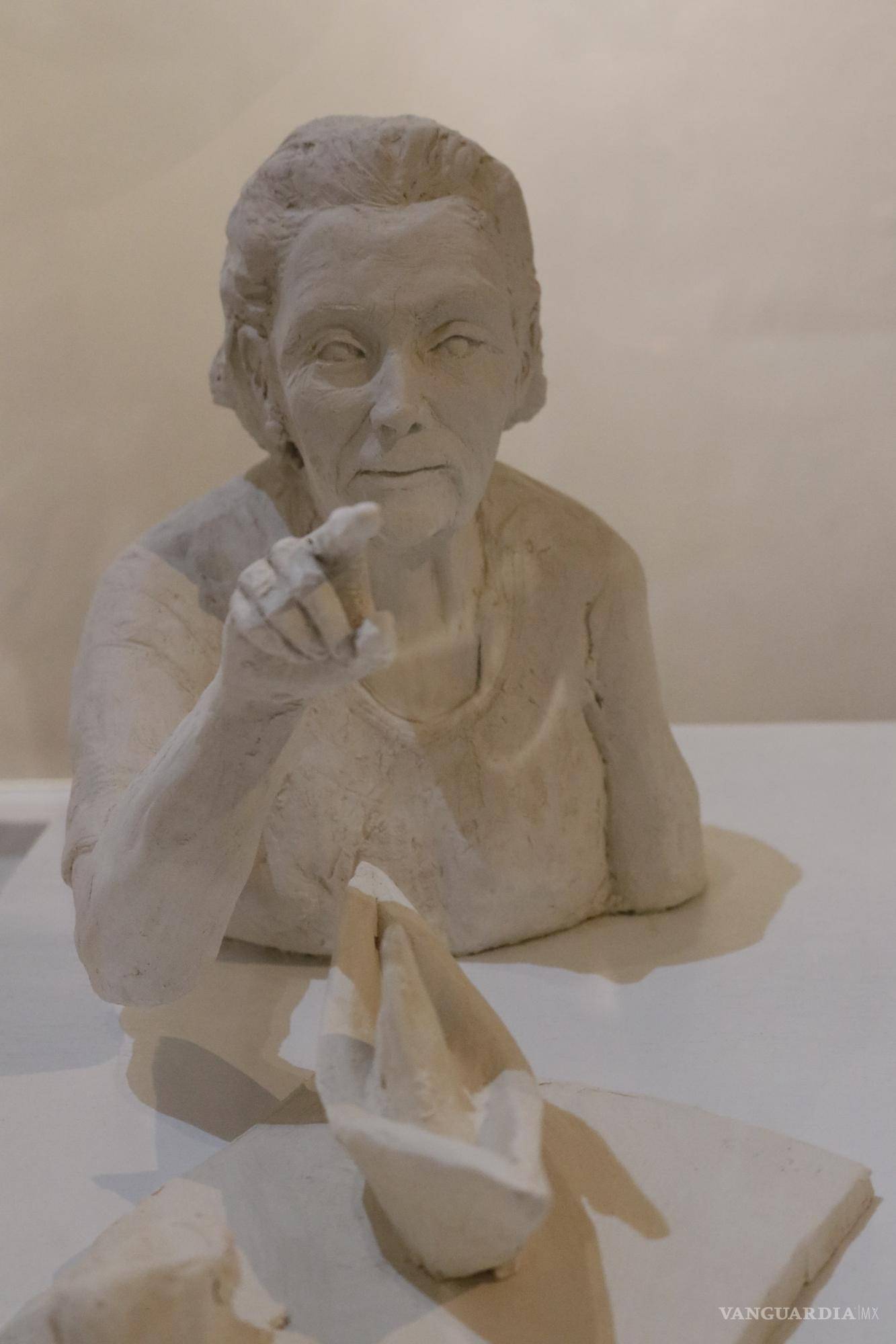 $!Entre las obras expuestas hay objetos utilitarios, decorativos y artísticos de diversas intenciones creativas.