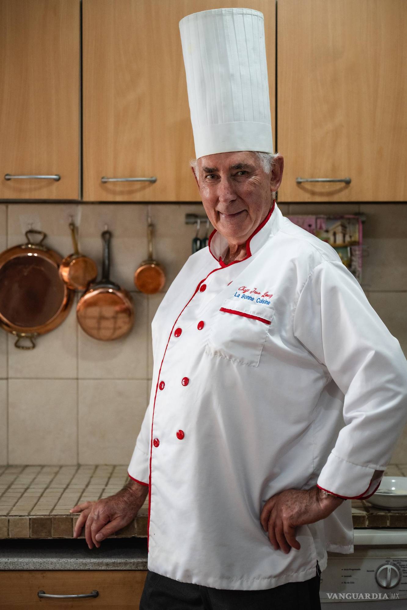 $!A sus 78 años, Jean Louis celebra la salud, la tranquilidad y el placer de seguir cocinando.