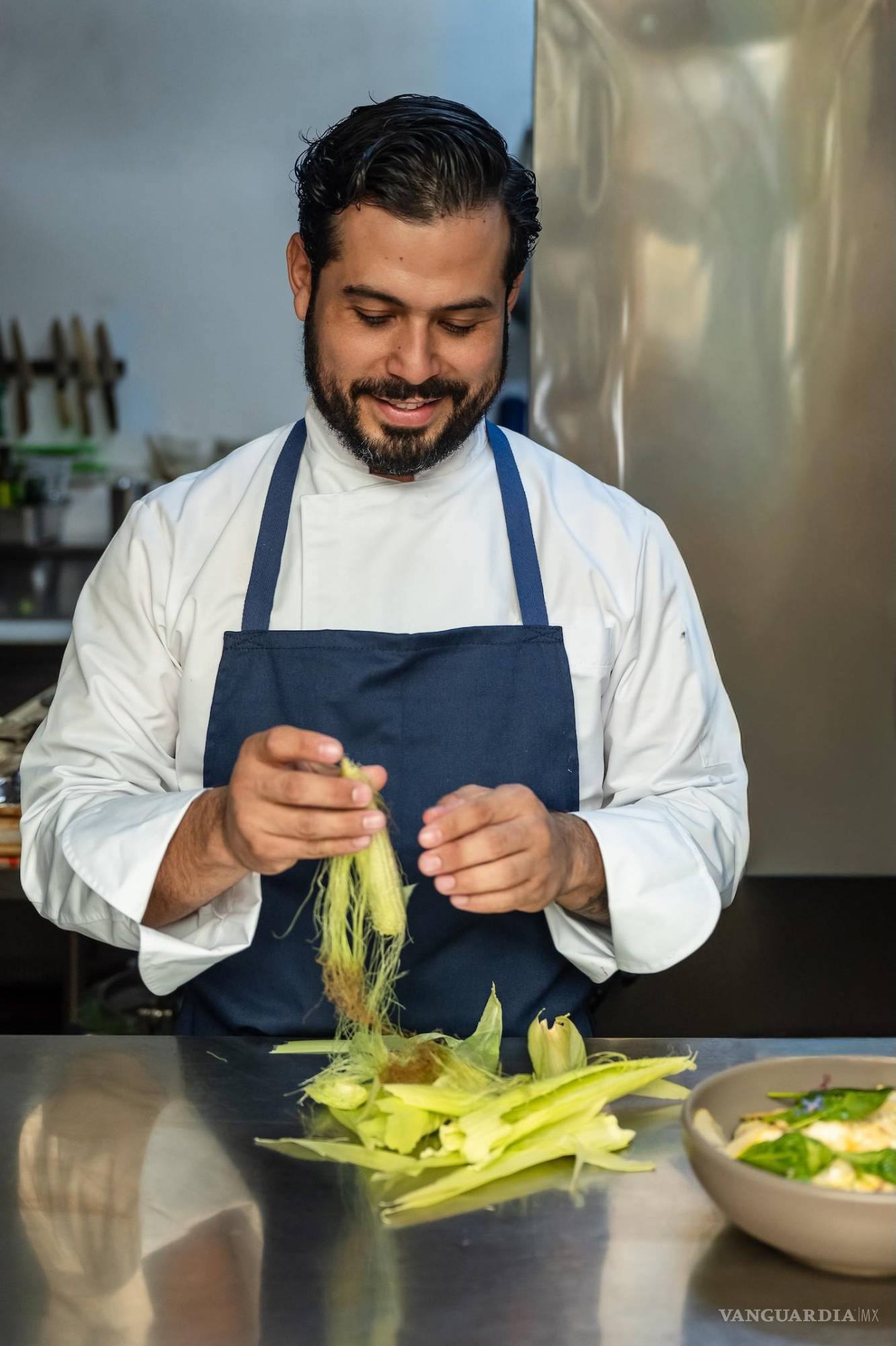 $!Cada ingrediente tiene una historia; Renan la respeta desde la preparación.