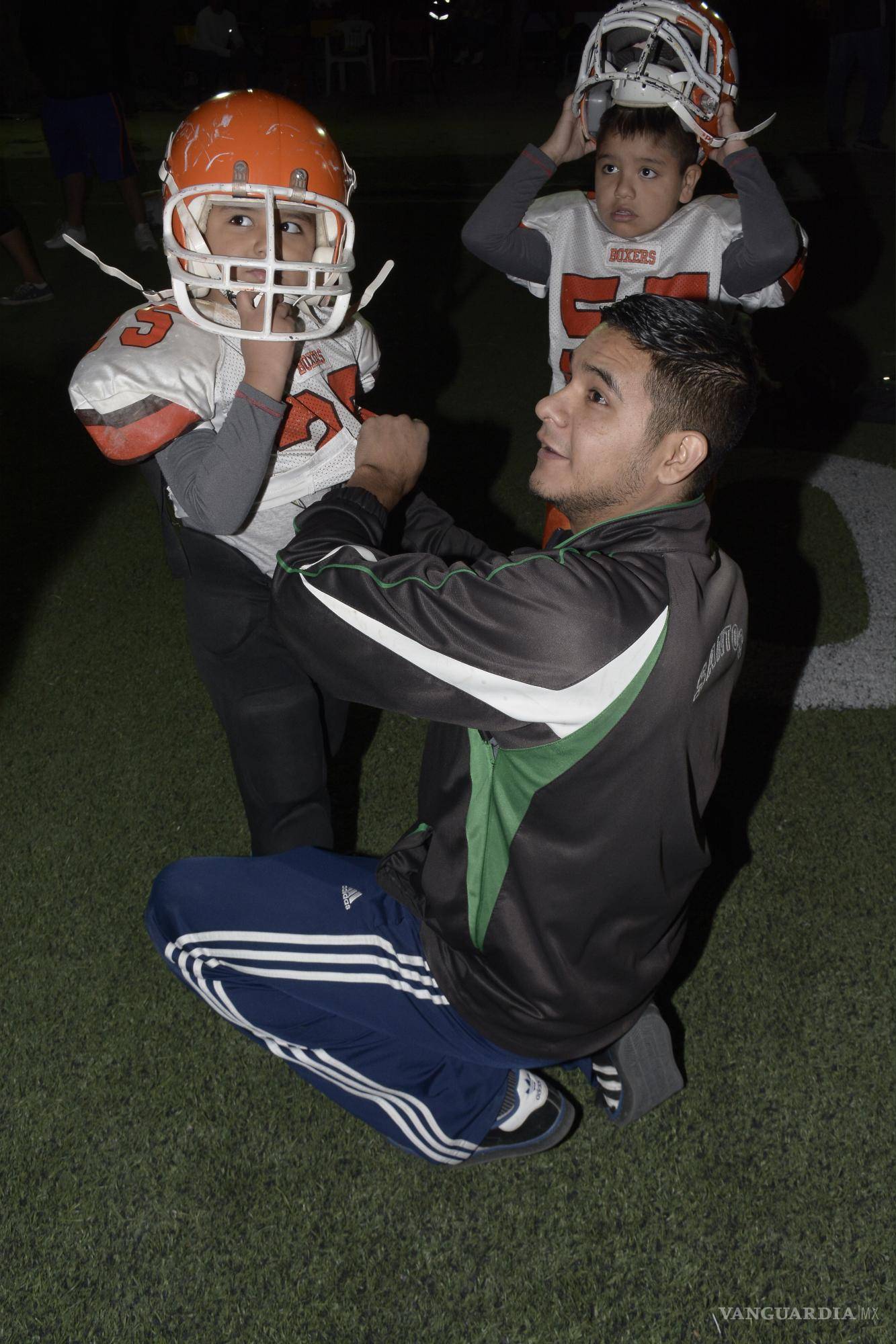 $!Leonardo y Omar Alberto García con su papá Alan García Oyervides.