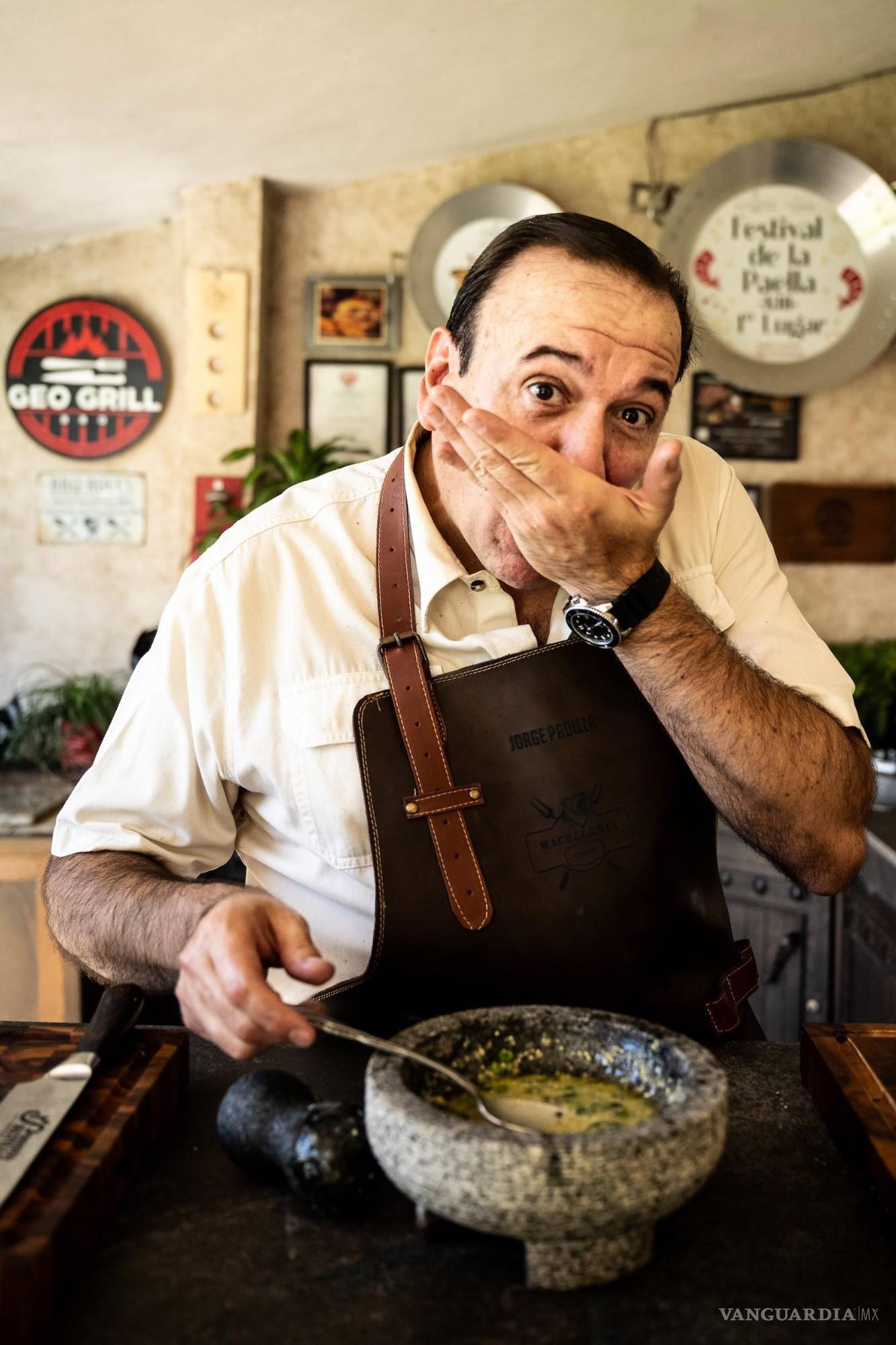 $!Sus recetas nacen del estudio, pero se perfeccionan al calor de la práctica.