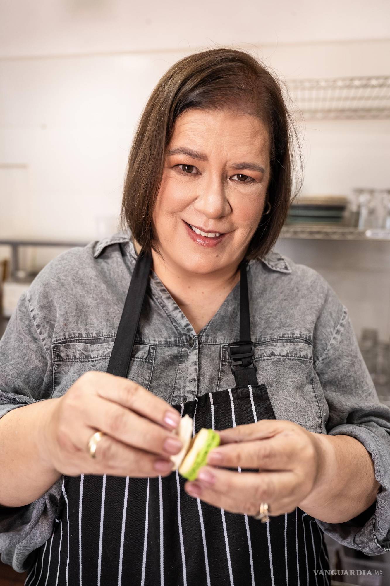 $!Ha perfeccionado la técnica para hacer este postre.