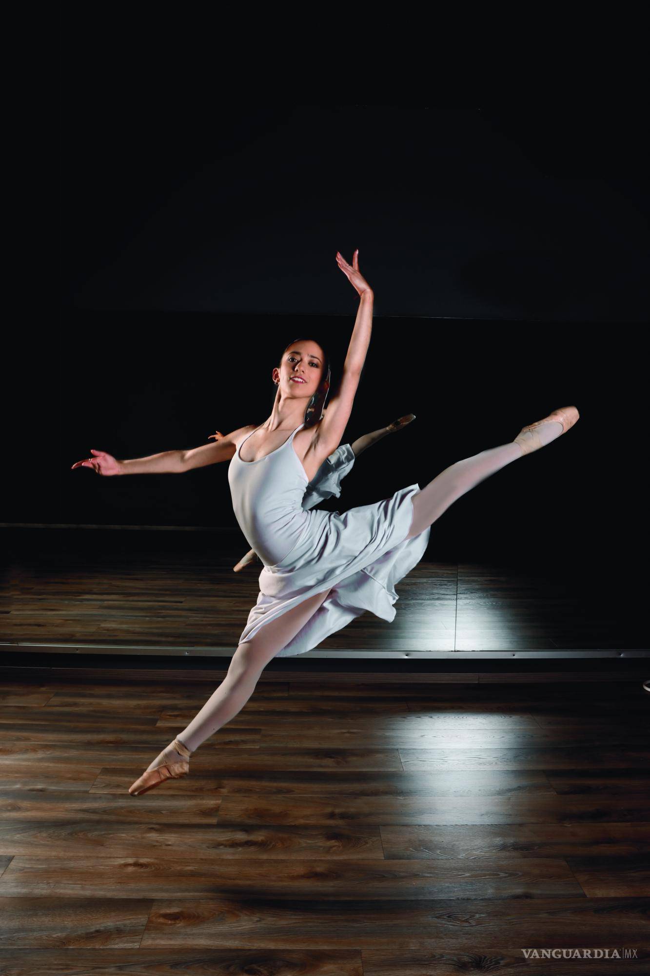 $!El Ballet es terapia para su vida.