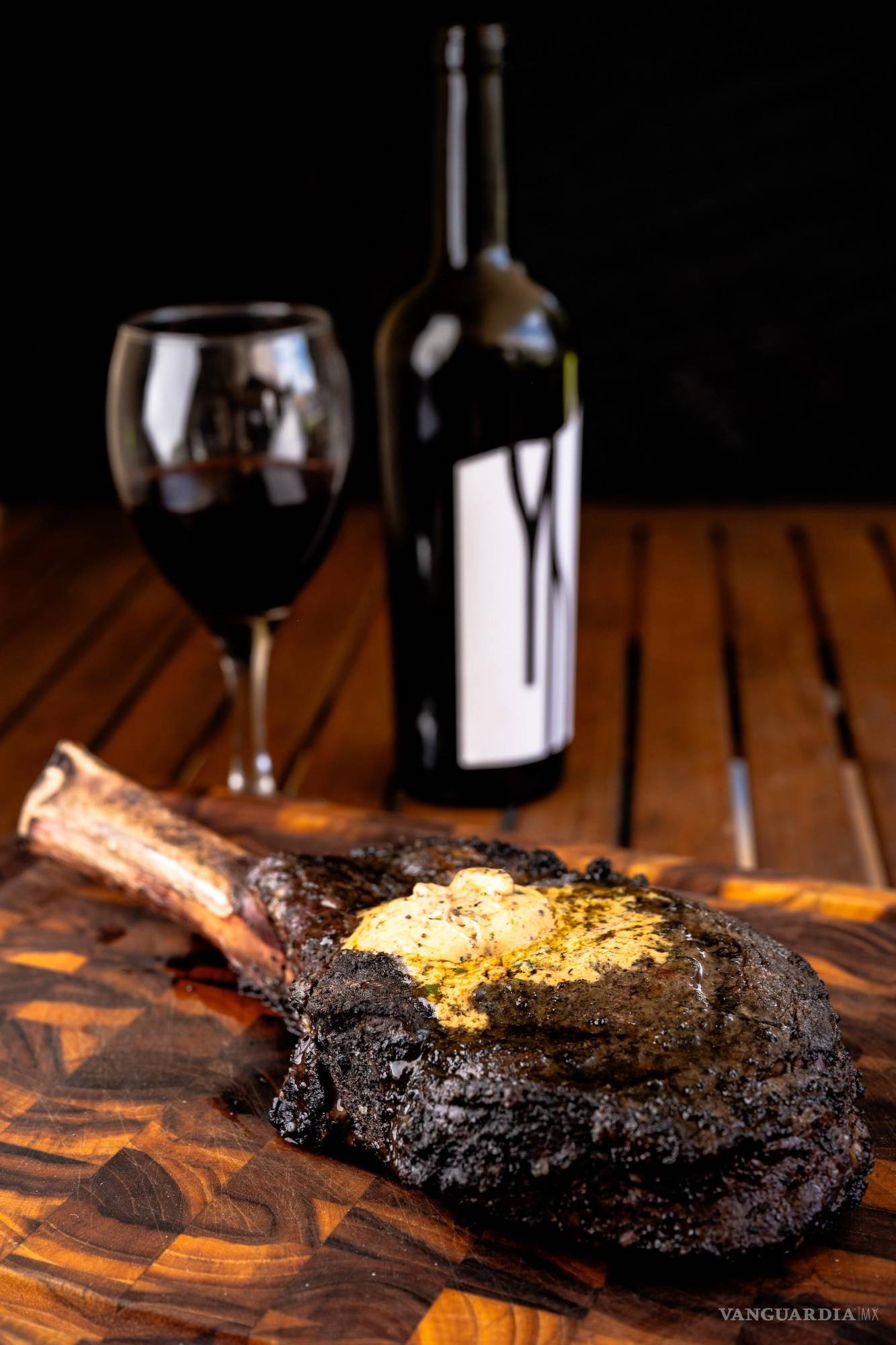 $!Un vino es ideal para degustar este platillo.