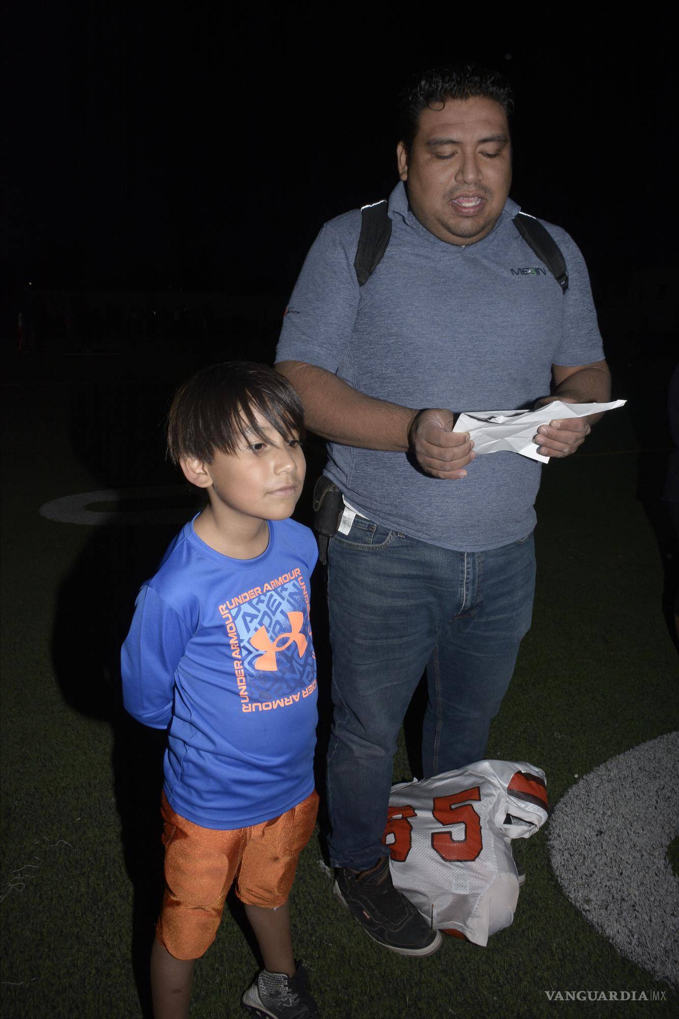 $!El momento emotivo de la noche fue cuando los padres leyeron cartas a sus hijos.