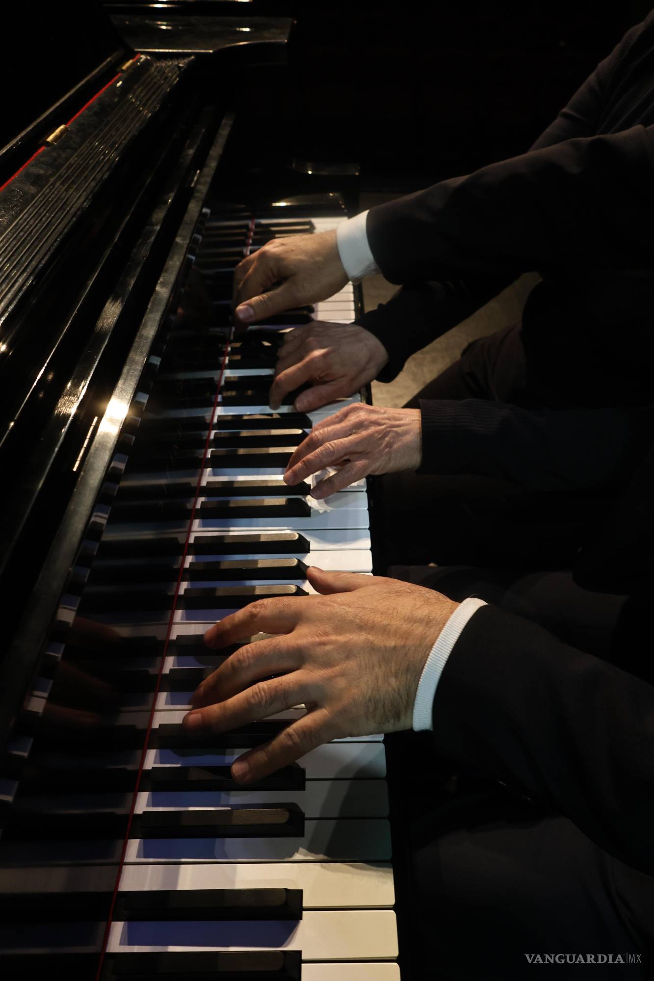 $!Carles &amp; Sofía Piano Dúo harán magia a cuatro manos con la Filarmónica del Desierto