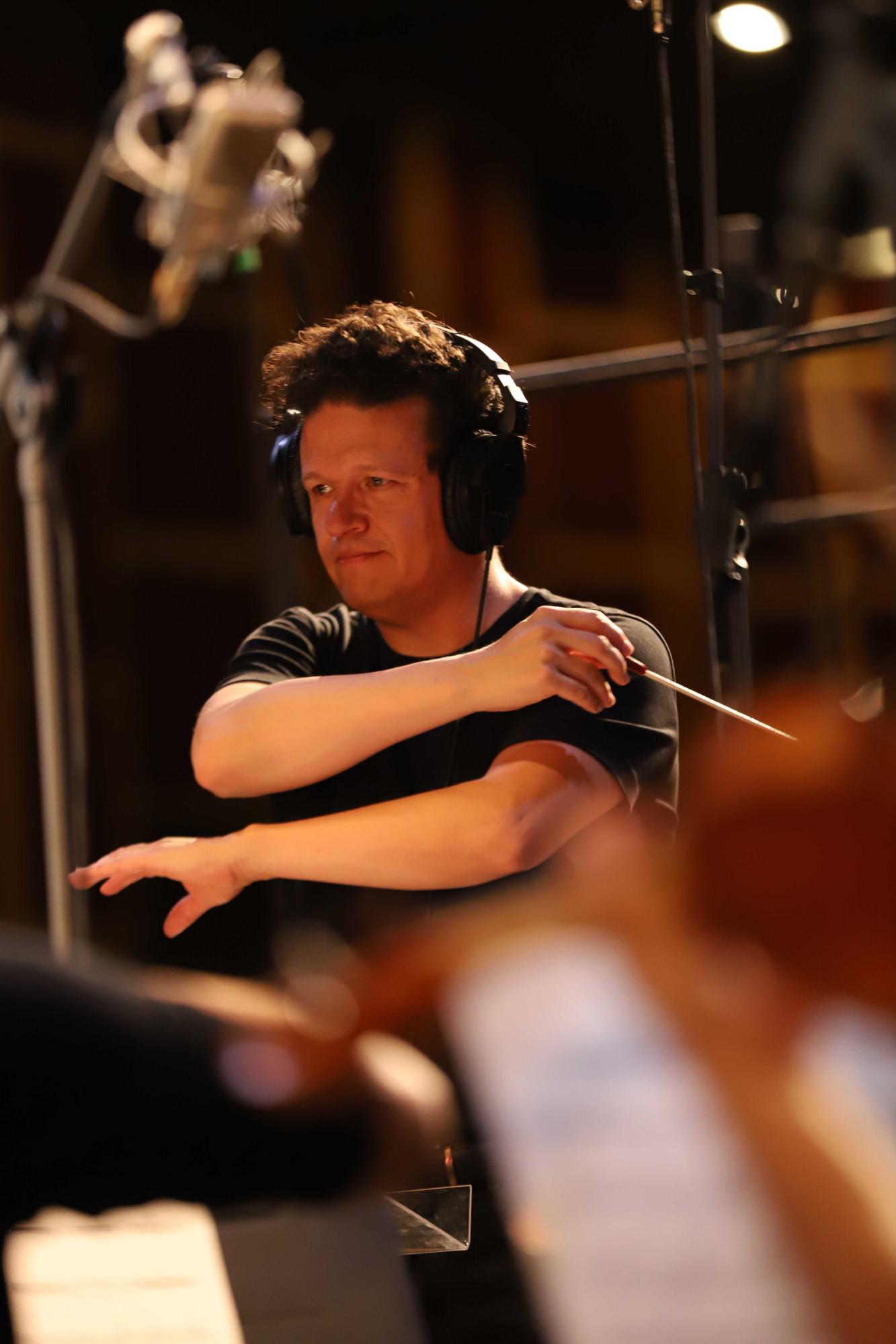 $!Arturo Rodríguez conducts the Desert Philharmonic Orchestra after composing the score for the film.