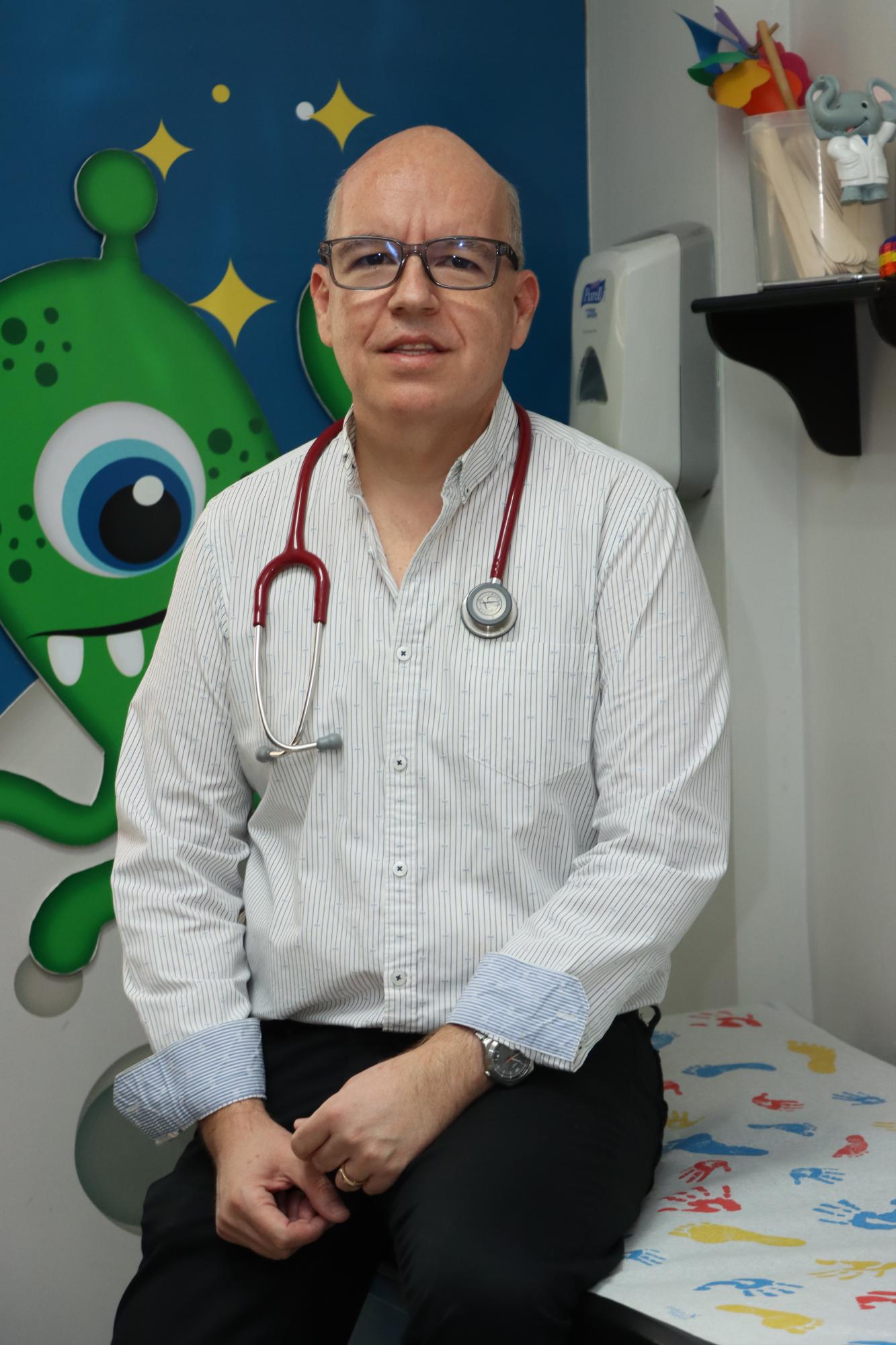 $!El Pediatra Marcelo Valdés es uno de los especialistas más reconocidos del norte del país.