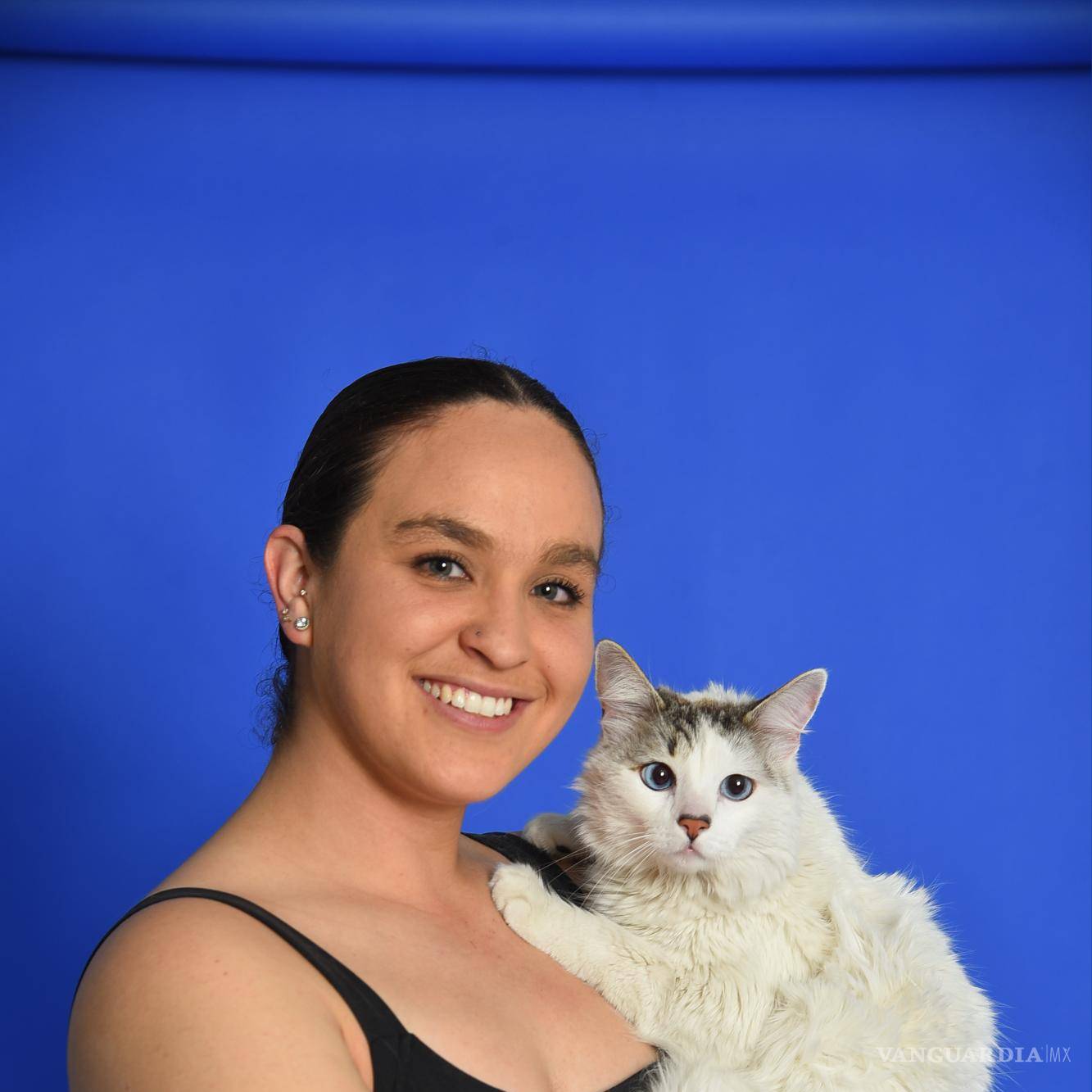 $!Claudia asegura que los ‘michis’ nos enseñan formas únicas de expresar cariño.