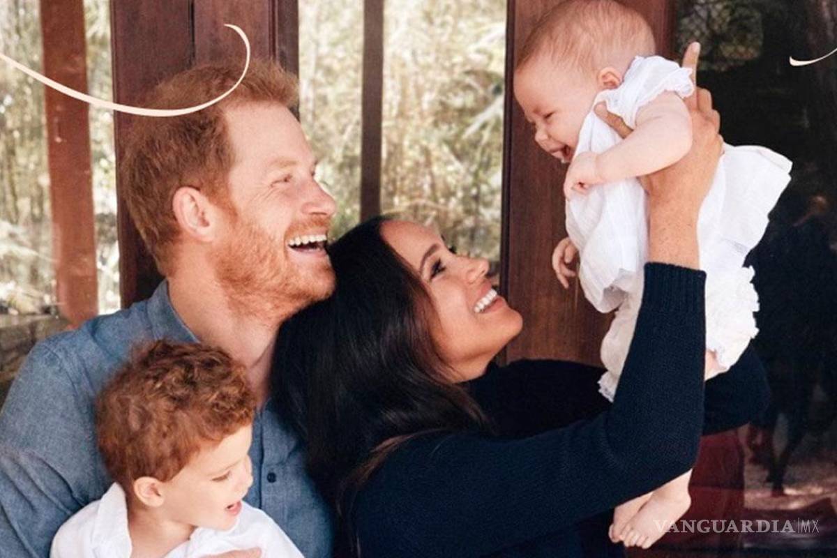 El príncipe Harry y Meghan Markle publican una tarjeta navideña en la que muestran a su hija y revelan el rostro de Archie
