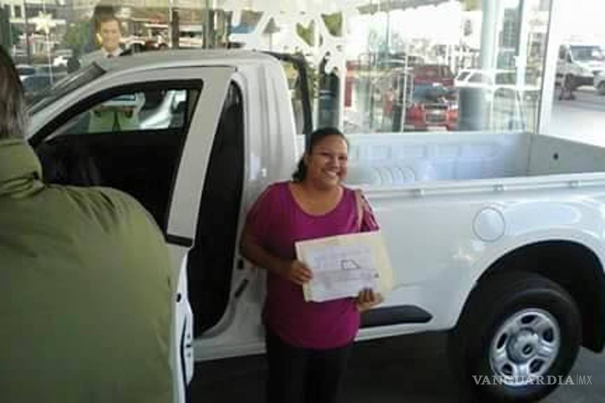 Zaire logra un millón de &quot;likes&quot; y gana camioneta