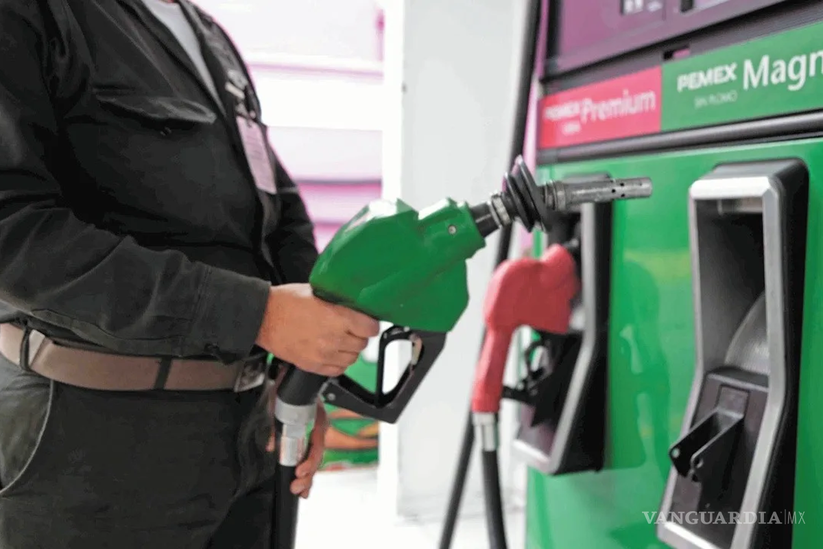 $!A pesar que el peso esté fuerte, esto no se reflejaría en precios más bajos de las gasolinas, consideraron economistas.