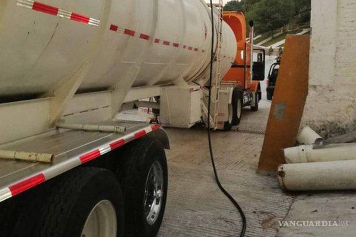 En Hidalgo pobladores intentaron recuperar pipa cargada con diésel robado