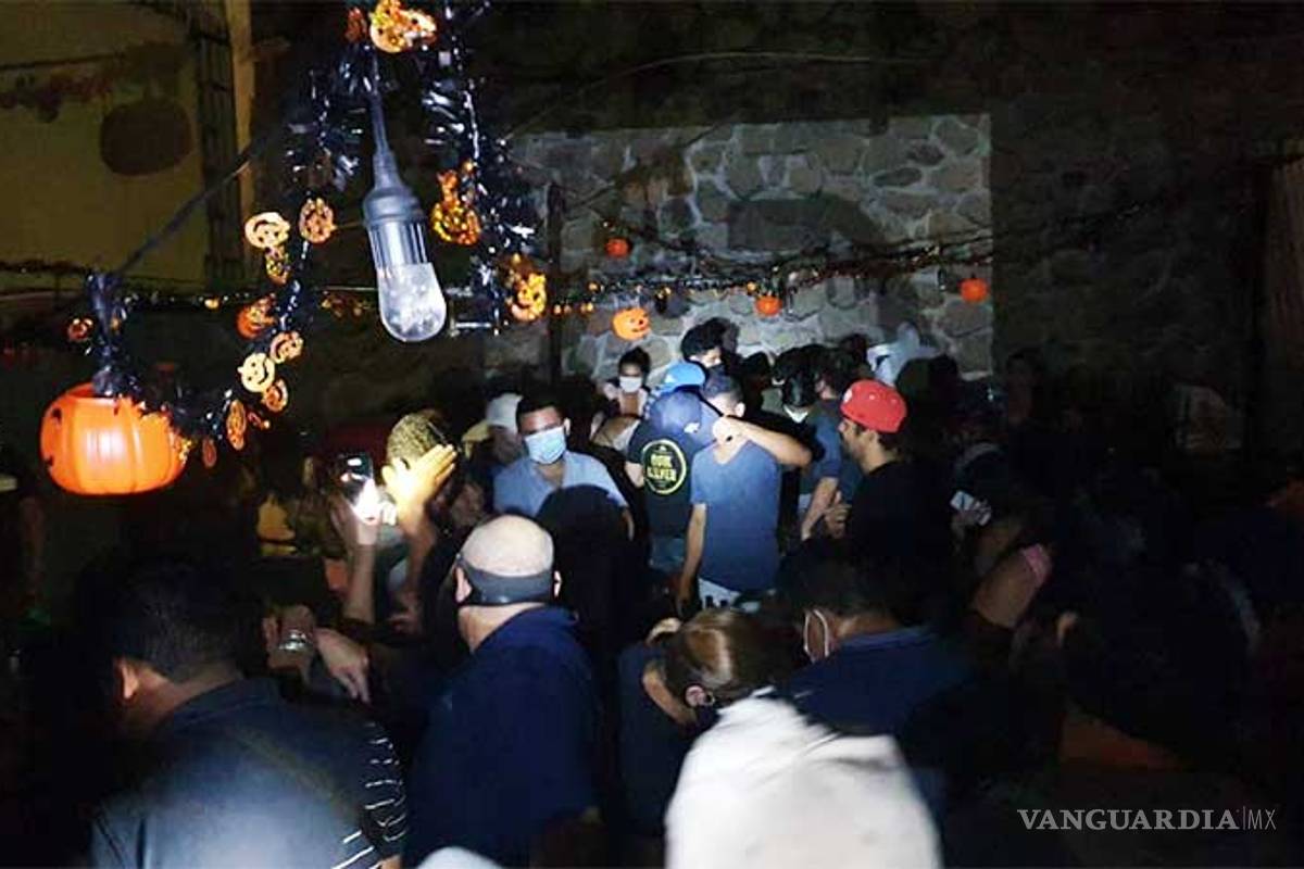$!Fiesta de Halloween en Acapulco convocó a más de 300 jóvenes