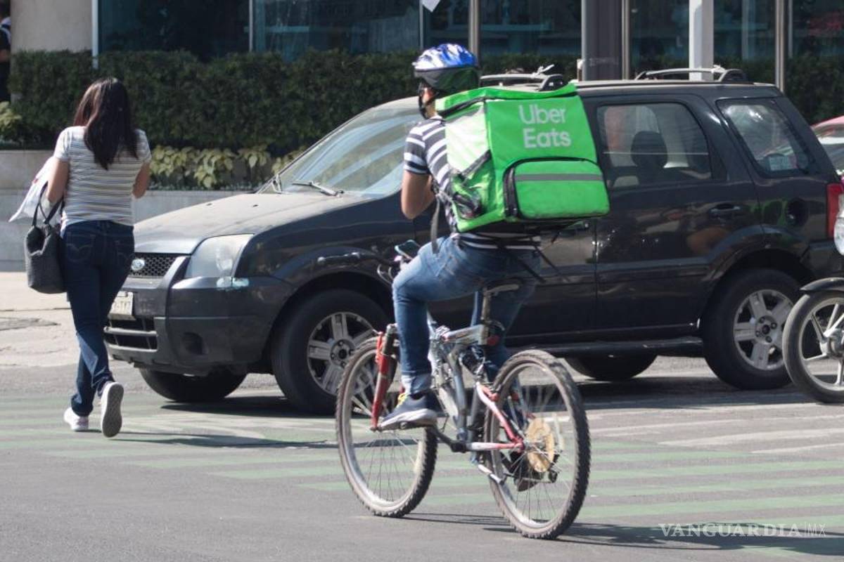 Apps ganan millones en México, mientras repartidores trabajan en condiciones precarias: Oxfam