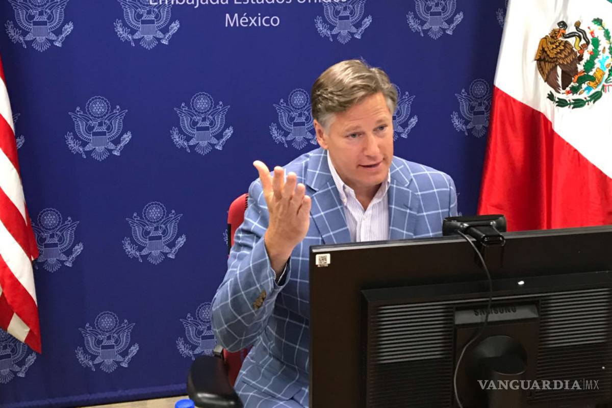 Critica Christopher Landau a Washington por mantener cierre de frontera entre México y EU