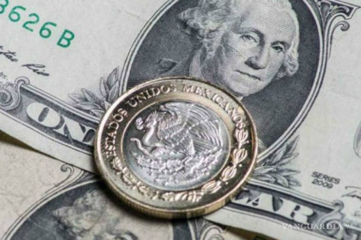 Dólar cierra en un histórico 25.68 pesos en bancos; peso continúa con racha negativa